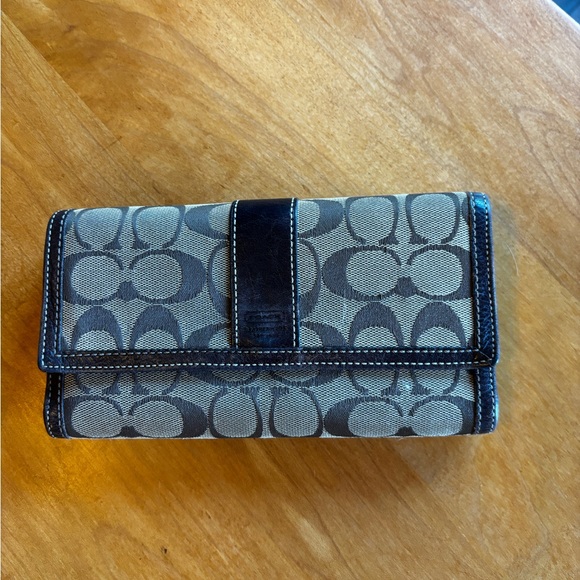 Coach Handbags - Coach Wallet